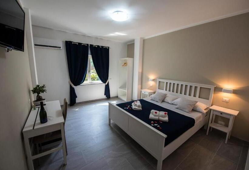 اتاق لوکس, Cosmo Rooms A Pochi Passi Da Tropea
