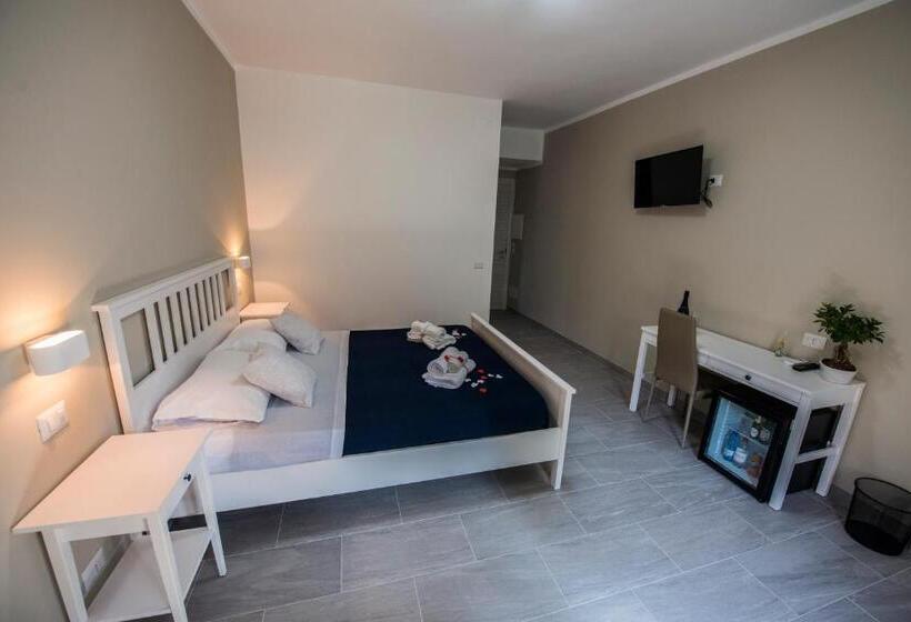 اتاق لوکس, Cosmo Rooms A Pochi Passi Da Tropea
