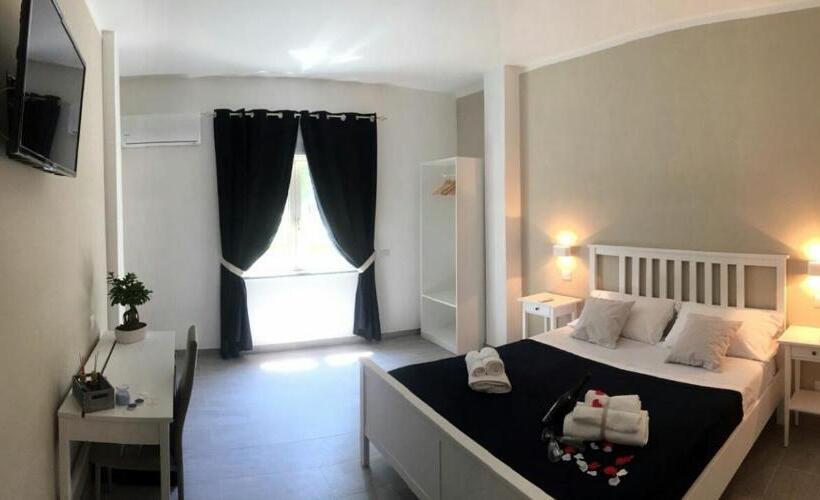 اتاق لوکس, Cosmo Rooms A Pochi Passi Da Tropea