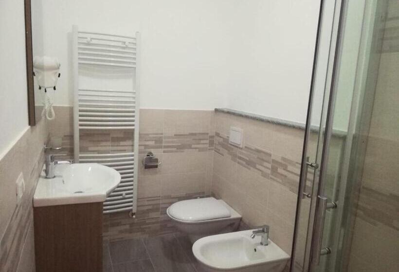 اتاق استاندارد با بالکن, Cosmo Rooms A Pochi Passi Da Tropea