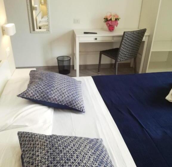 اتاق استاندارد با بالکن, Cosmo Rooms A Pochi Passi Da Tropea