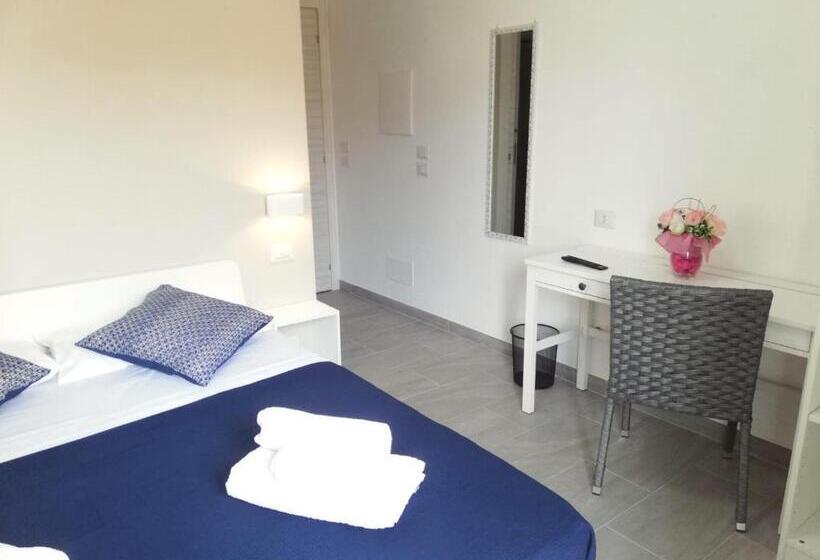 اتاق استاندارد با بالکن, Cosmo Rooms A Pochi Passi Da Tropea