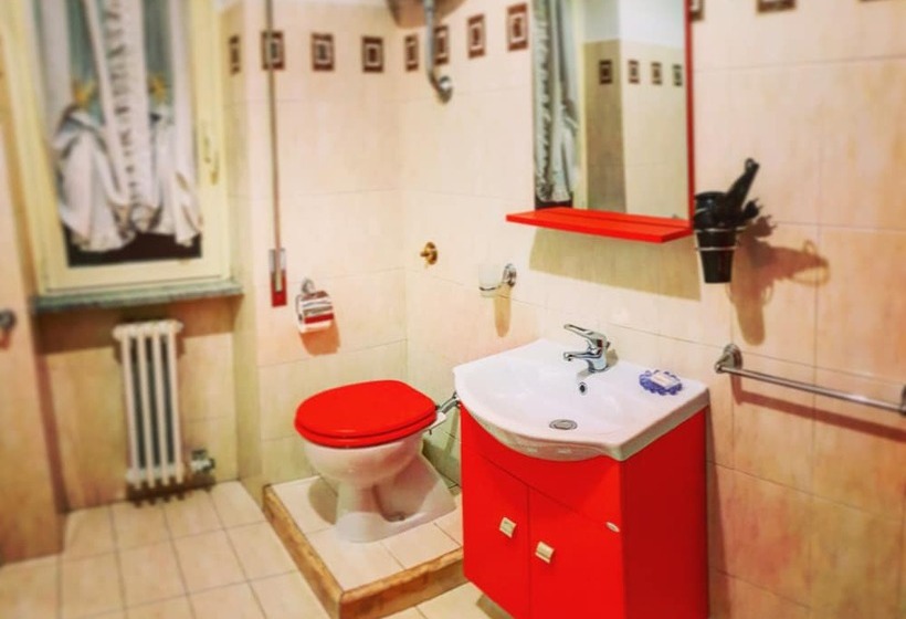 اتاق استاندارد چهار تخته, Central Isernia