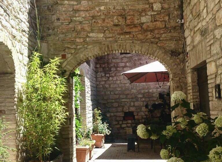 اتاق استاندارد, Residenza La Corte Assisi