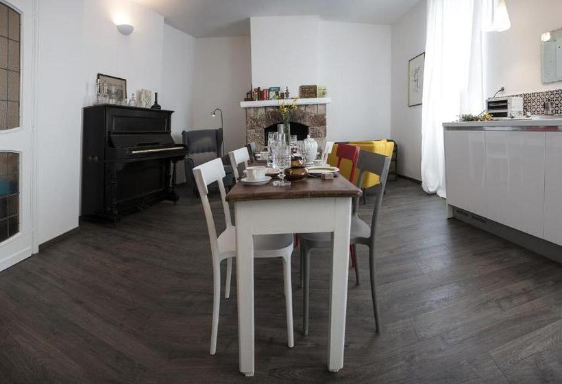 اتاق لوکس با تخت بزرگ, Residenza La Corte Assisi