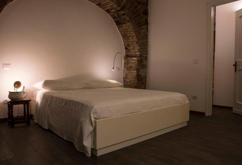 اتاق لوکس با تخت بزرگ, Residenza La Corte Assisi