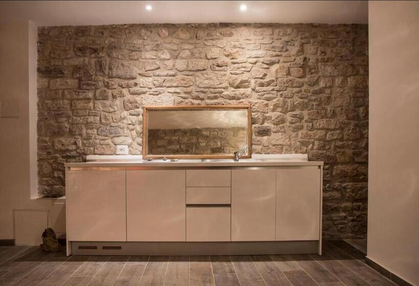 اتاق استاندارد, Residenza La Corte Assisi