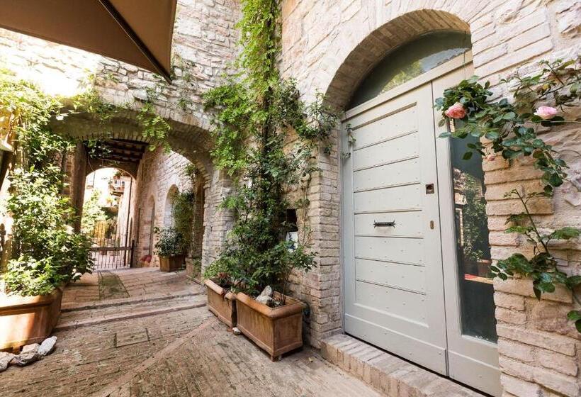 اتاق لوکس با تخت بزرگ, Residenza La Corte Assisi