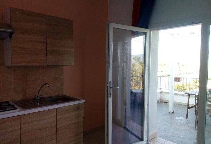 آپارتمان 1 خوابه با تراس, Torre Del Lago