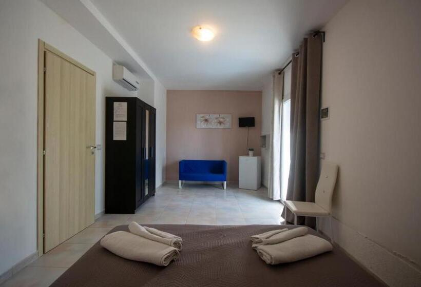اتاق کلاسیک چهارنفره, Torre Del Lago