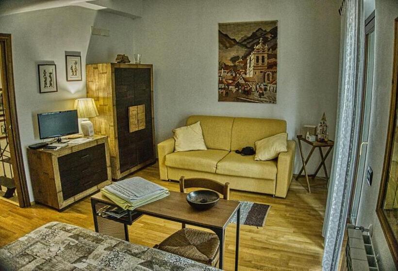 اتاق استاندارد, Sally S B&b