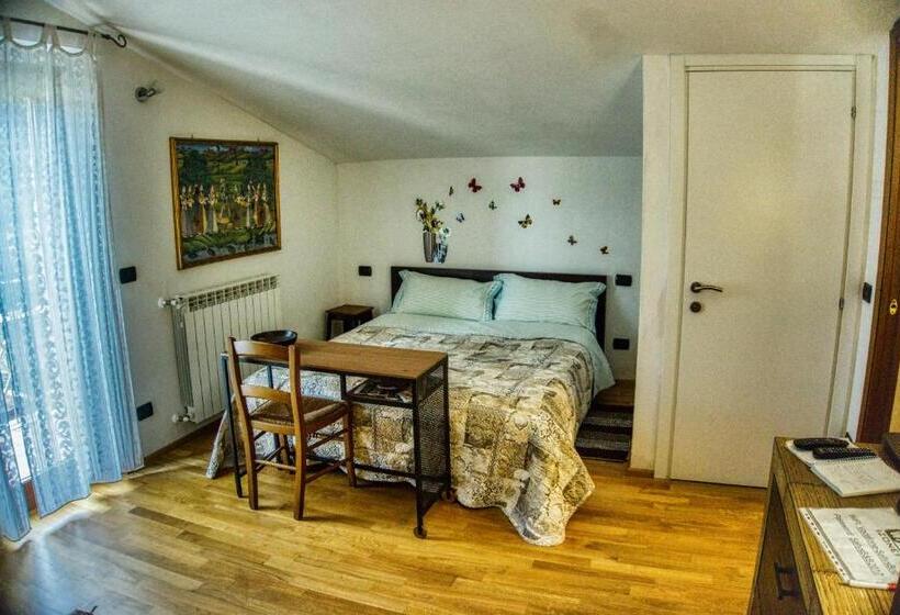 اتاق استاندارد, Sally S B&b