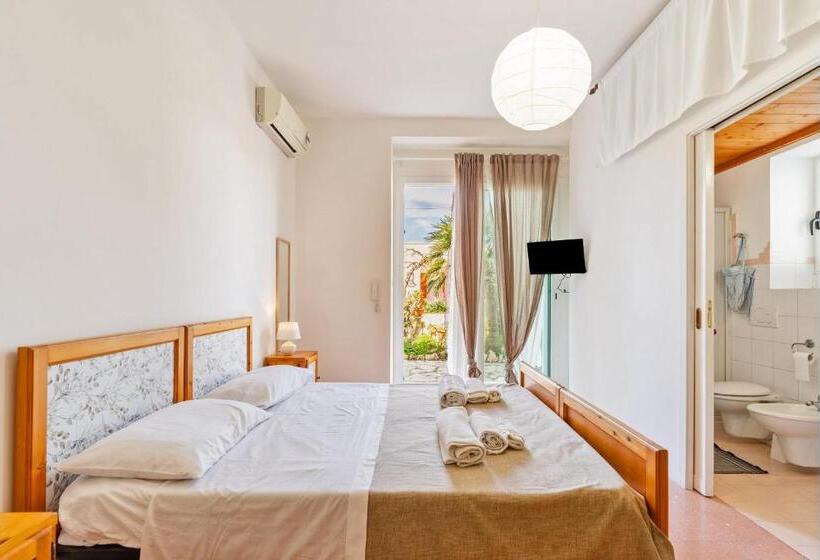 带大床的标准间, B&b Marchese