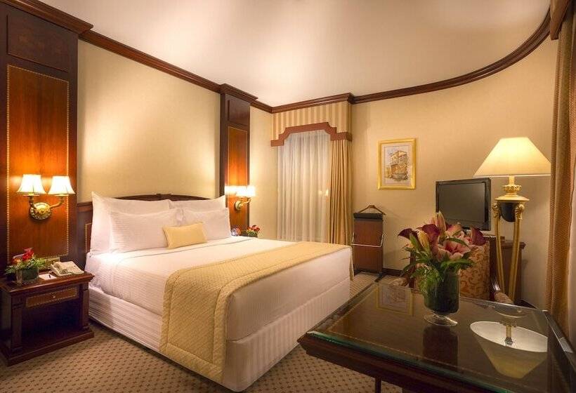 Номер Клуб, Corniche Hotel Abu Dhabi