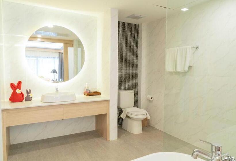 Bungalow Familiar, Grand Jomtien Palace Hotel   Sha Extra Plus