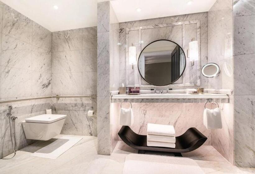 اتاق لوکس با تخت بزرگ, The Ritzcarlton, Doha