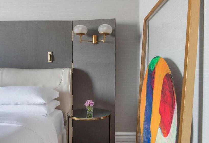 اتاق لوکس با تخت بزرگ, The Ritzcarlton, Doha