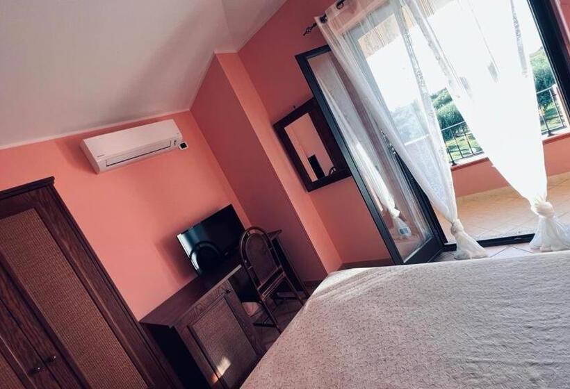 Номер Стандарт Вид на Море с Балконом, B&b Casale Pietrantica Tropea