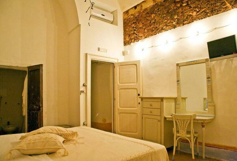Номер Стандарт, Palazzo Briganti