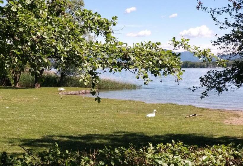 Семейный Номер, Ritratto Sul Lago