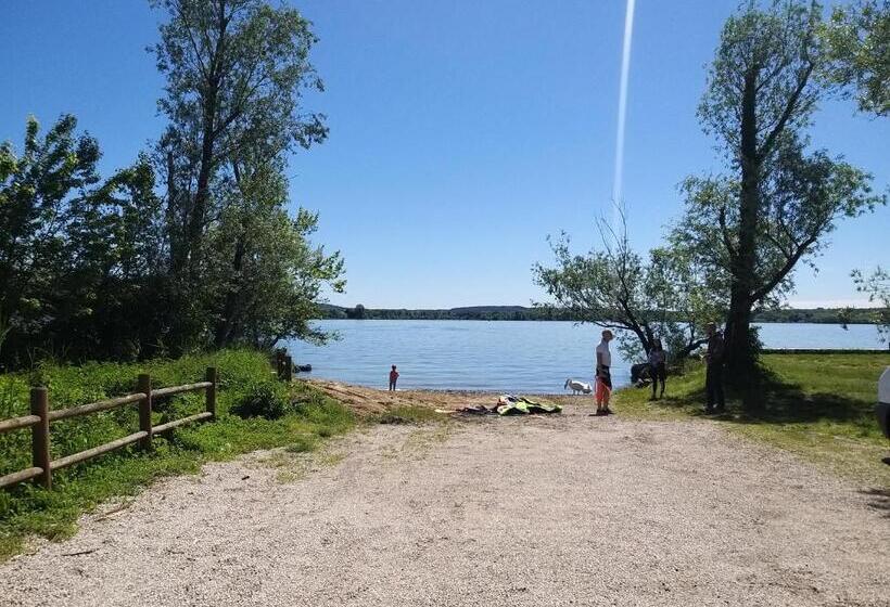 Номер Стандарт Вид на Озеро, Ritratto Sul Lago