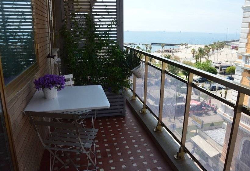 سوییت با چشم‌انداز دریا, La Casa Sul Mare