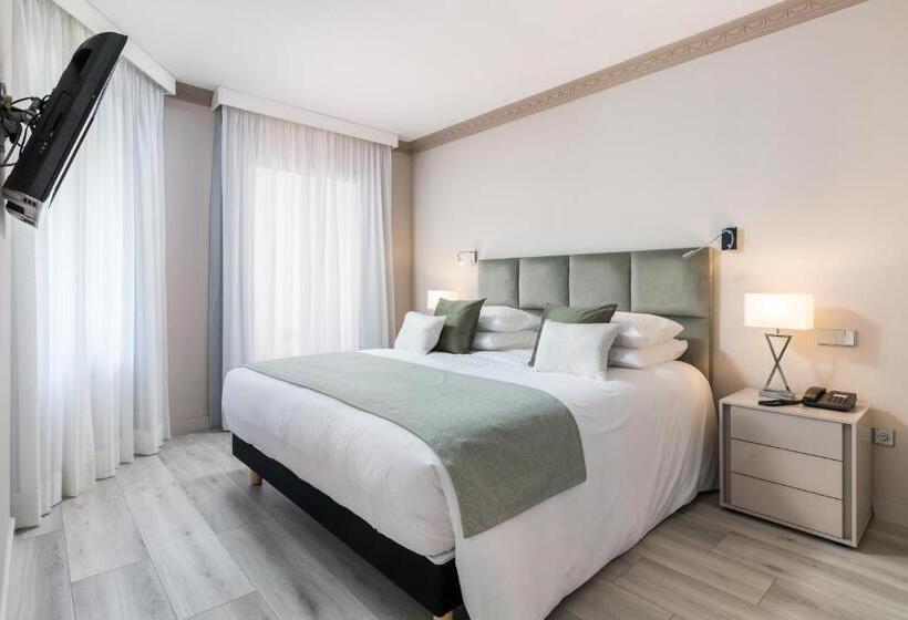 Номер Deluxe Вид на Море с Балконом, Boutique Hotel B51