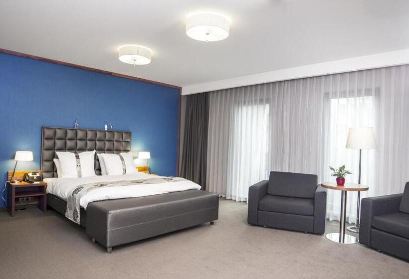 Люкс Кровать Кинг, Holiday Inn Krakow City Centre, An Ihg