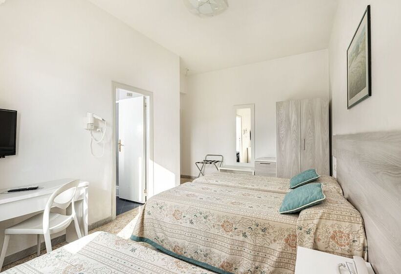 Economy Triple Room, Minerva