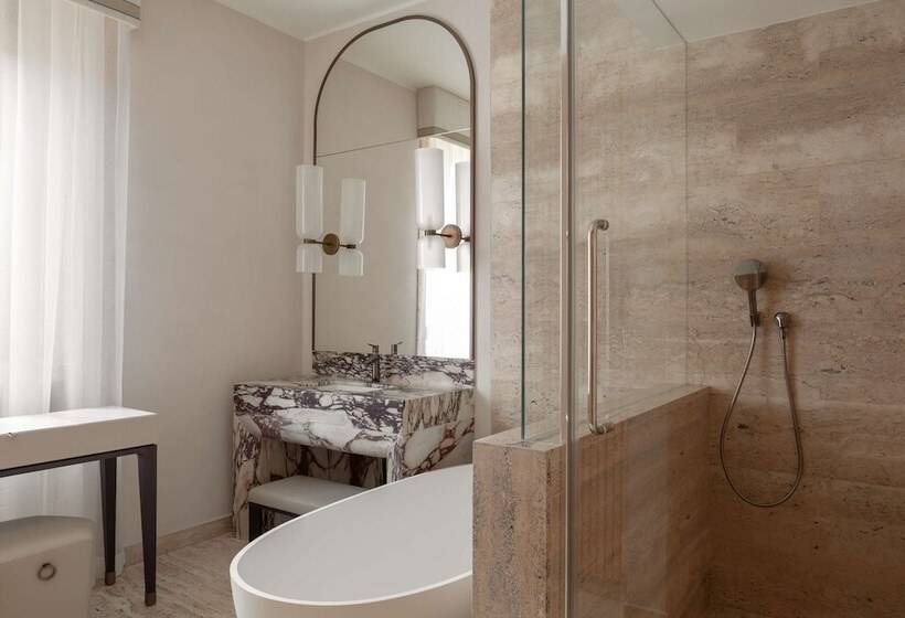 Suite with Terrace, Park Hyatt Milano