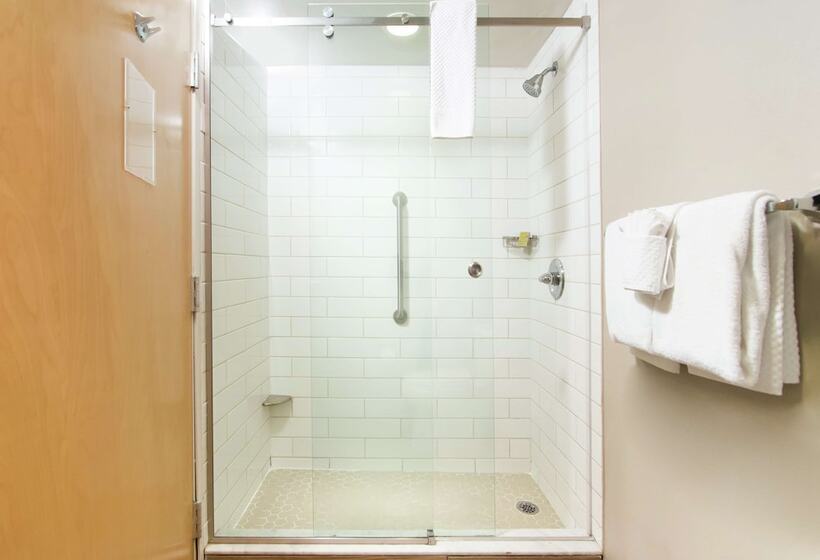 プールビュースタンダードルーム, Doubletree Resort By Hilton Grand Key   Key West