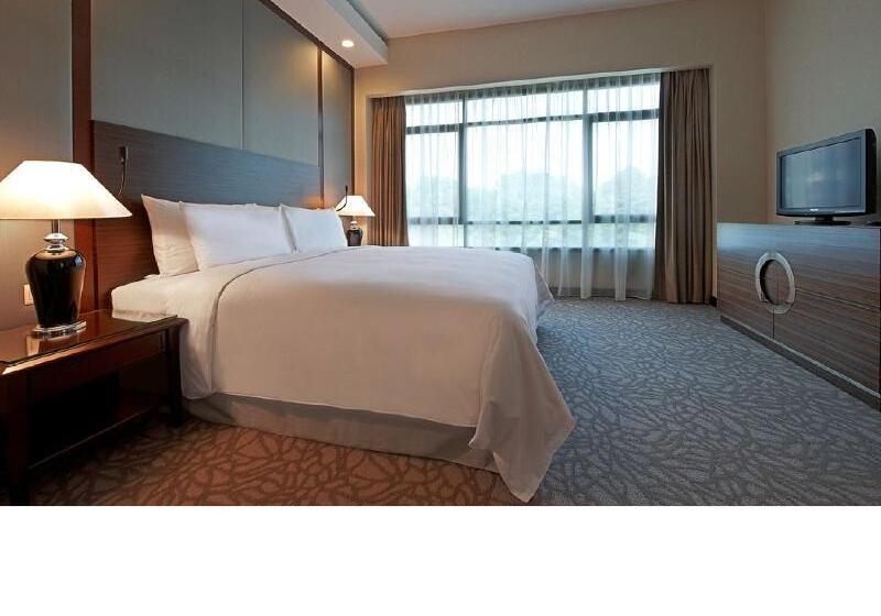 Номер Deluxe, Eastin Hotel Kuala Lumpur