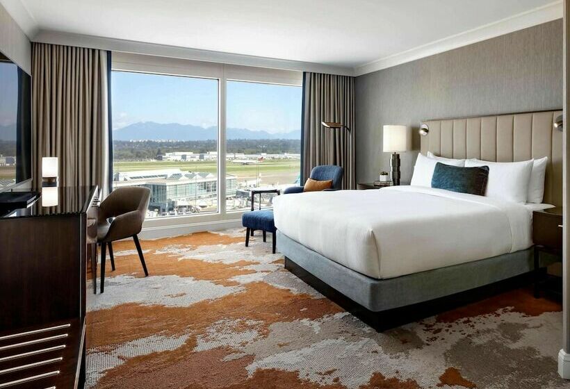 اتاق استاندارد با تخت بزرگ, Fairmont Vancouver Airport Interminal