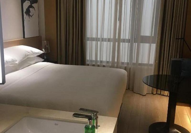 اتاق استاندارد با چشم‌انداز, Fairmont Vancouver Airport Interminal