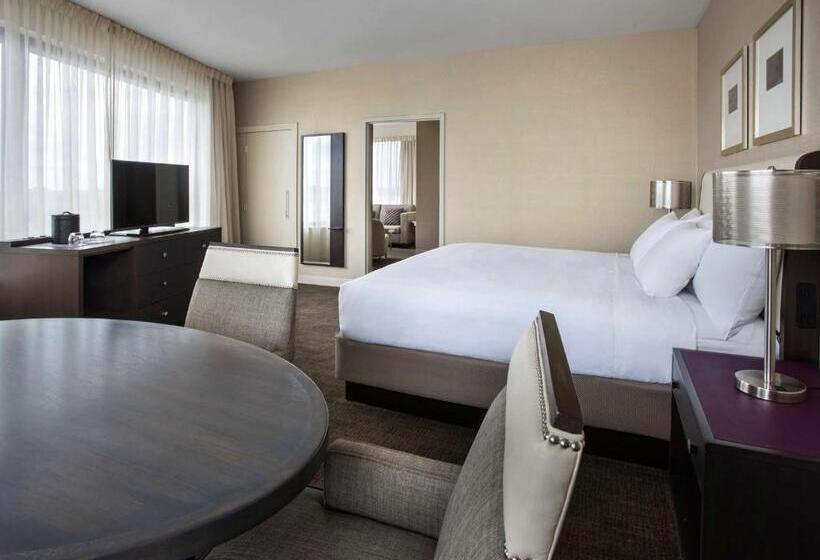 اتاق استاندارد با تخت بزرگ برای معلولان, Hyatt Regency Pittsburgh International Airport