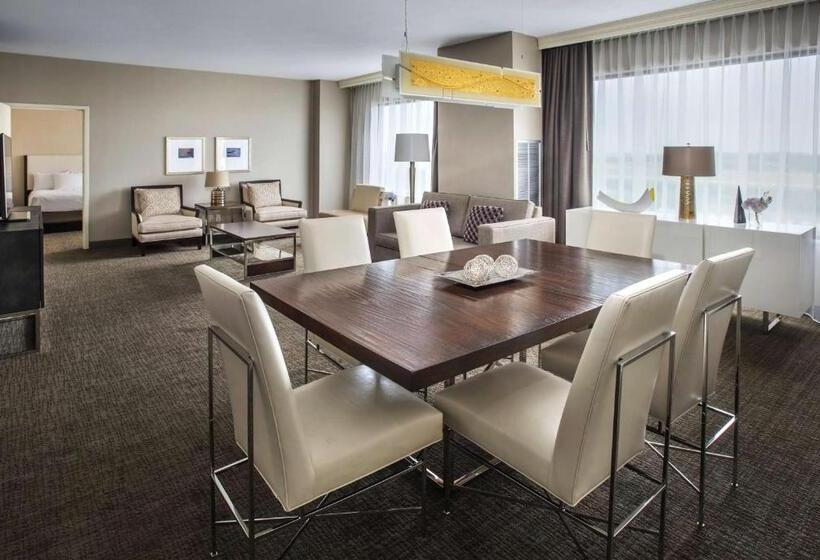 سوییت اجرایی, Hyatt Regency Pittsburgh International Airport