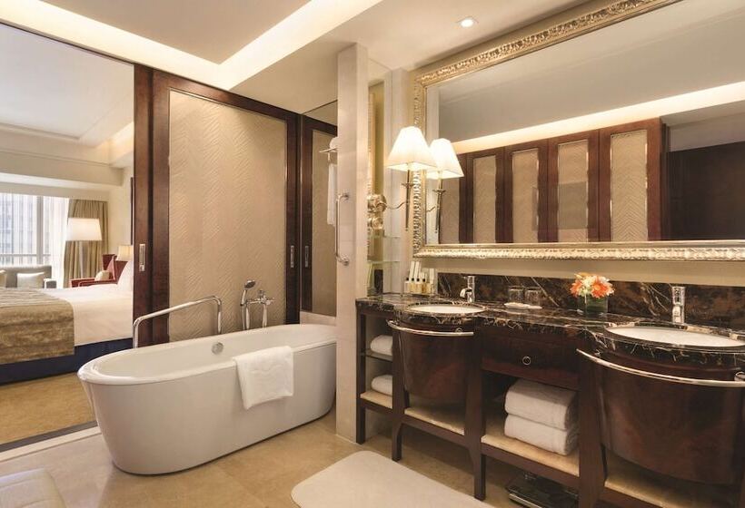 Номер Премиум, Shangri La Qingdao   May Fourth Square