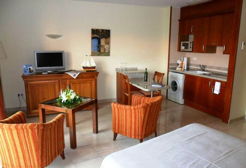 Студио Стандарт Вид на Бассейн, Sunway Playa Golf & Spa Sitges