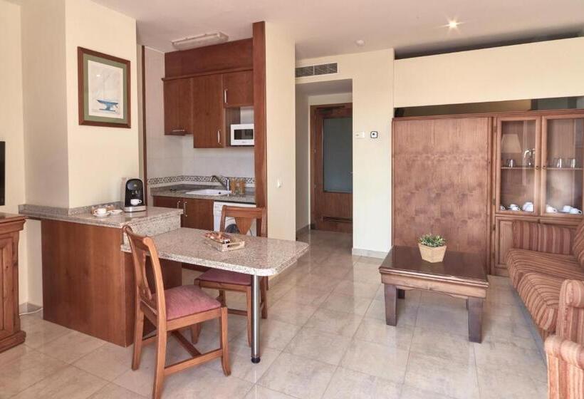 Family flat with sea view, Sunway Playa Golf & Spa Sitges