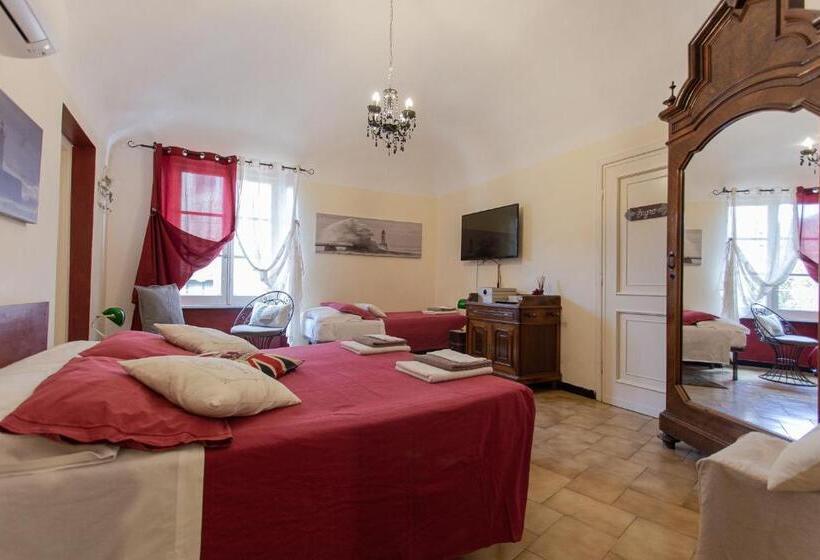 اتاق لوکس سه تخته, Antico Pozzo Bed And Breakfast