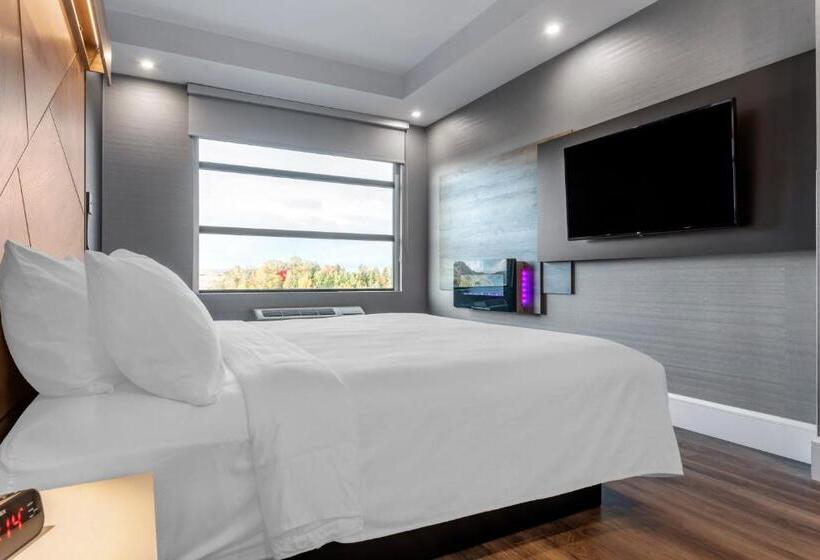 سوئیت با تخت بزرگ, Quality Hotel & Conference Centre