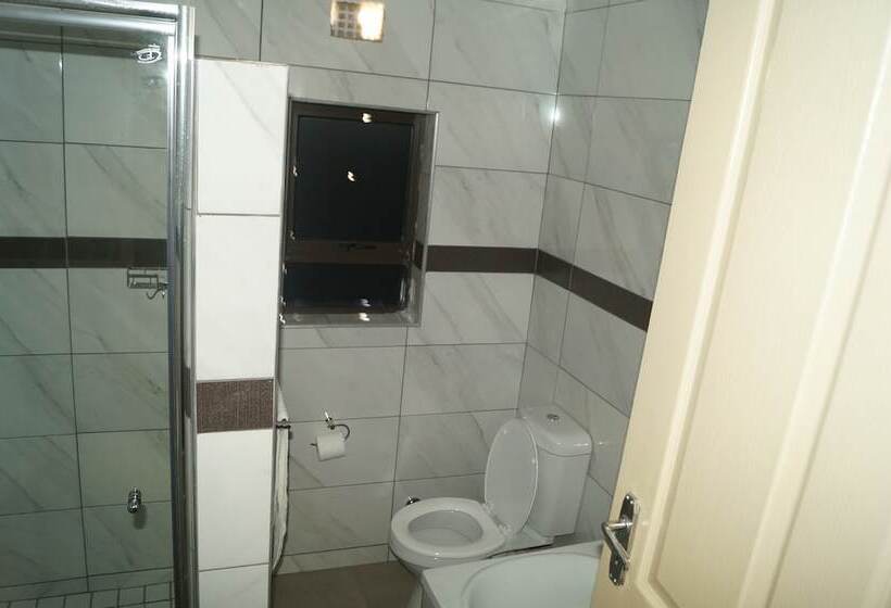 Quarto Familiar, Miraton Eastgate Suites
