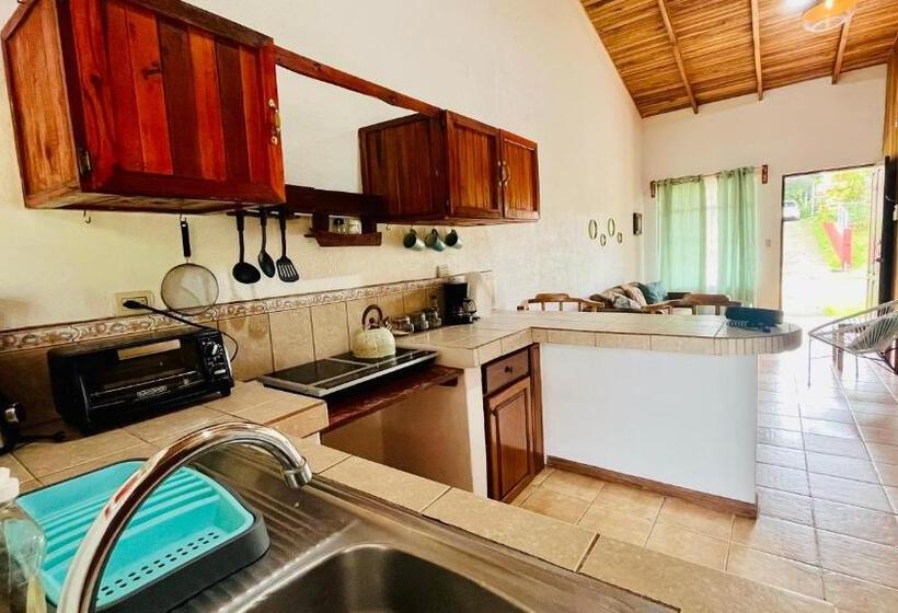 Дом 2 Спальни, Beautiful Casa Aire Near Lake Arenal In Nuevo Arenal   Casas Airelibre