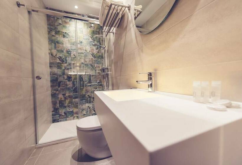 سوییت جونیور, Hostal Marlasca