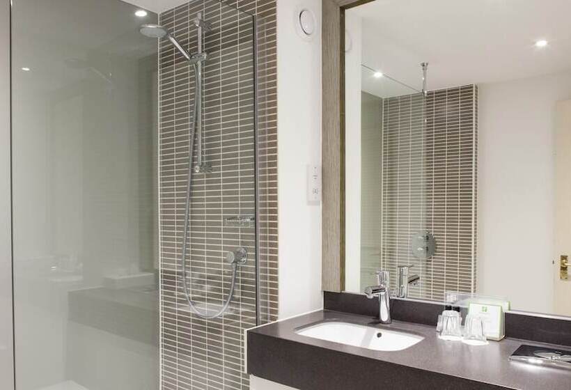 适合残疾人使用的标准间, Holiday Inn Chester South, An Ihg