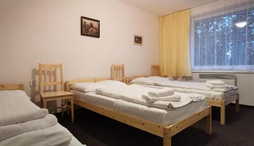 Bungalow Estándar, Svratka