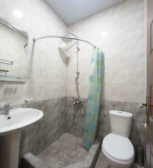 اتاق استاندارد سه تخته با بالکن, Tskaltubo Hotel Terrace