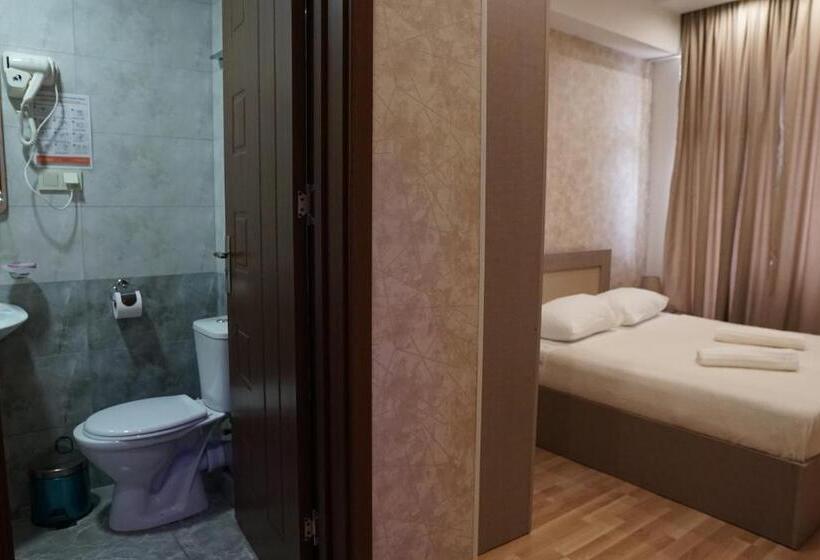 اتاق استاندارد با بالکن, Tskaltubo Hotel Terrace