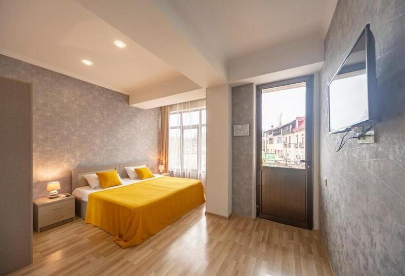 اتاق استاندارد با بالکن, Tskaltubo Hotel Terrace