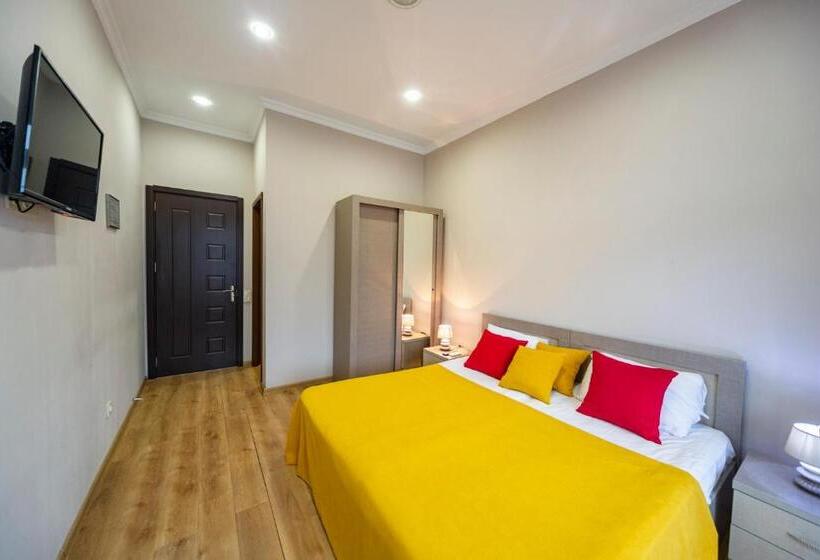 اتاق استاندارد با بالکن, Tskaltubo Hotel Terrace